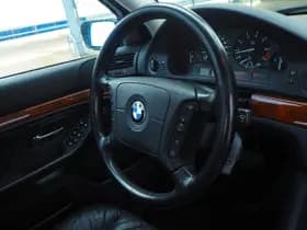 BMW 523i thumbnail 18