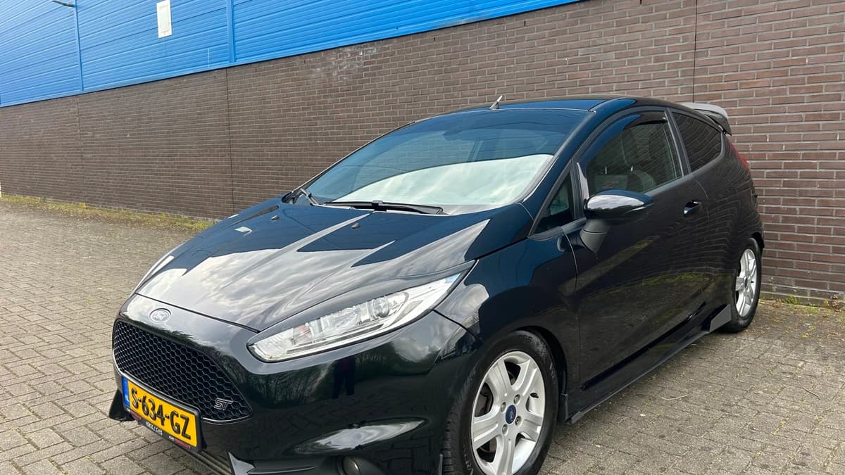 Ford Fiesta — foto 1