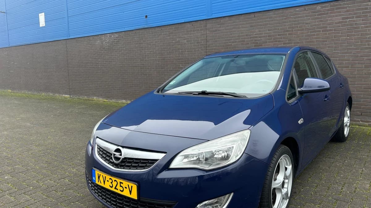 Opel Astra — foto 1