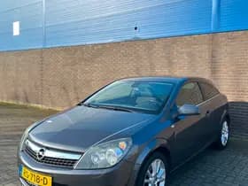 Opel Astra GTC thumbnail 14