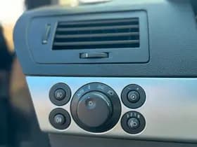 Opel Astra GTC thumbnail 15