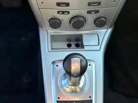 Opel Astra GTC thumbnail 18