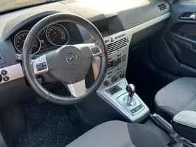 Opel Astra GTC thumbnail 3