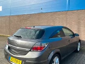 Opel Astra GTC thumbnail 4