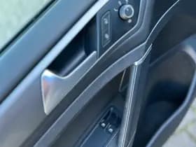 Volkswagen Golf thumbnail 9