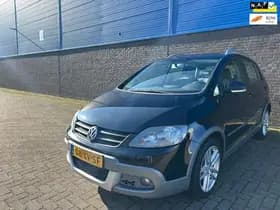 Volkswagen Golf thumbnail 2