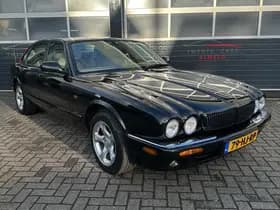Jaguar XJ thumbnail 1