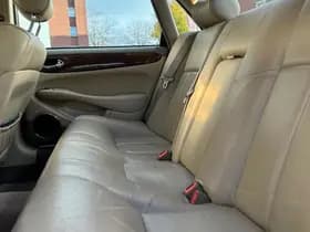 Jaguar XJ thumbnail 11