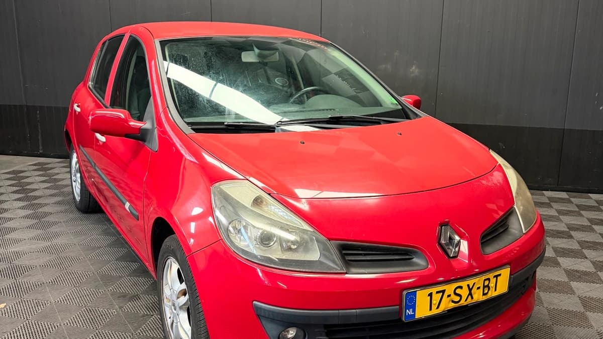 Renault Clio — foto 1