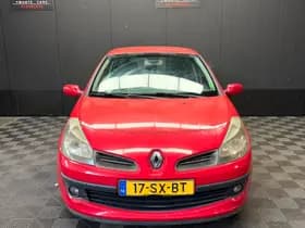 Renault Clio thumbnail 2