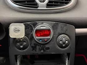 Renault Clio thumbnail 12