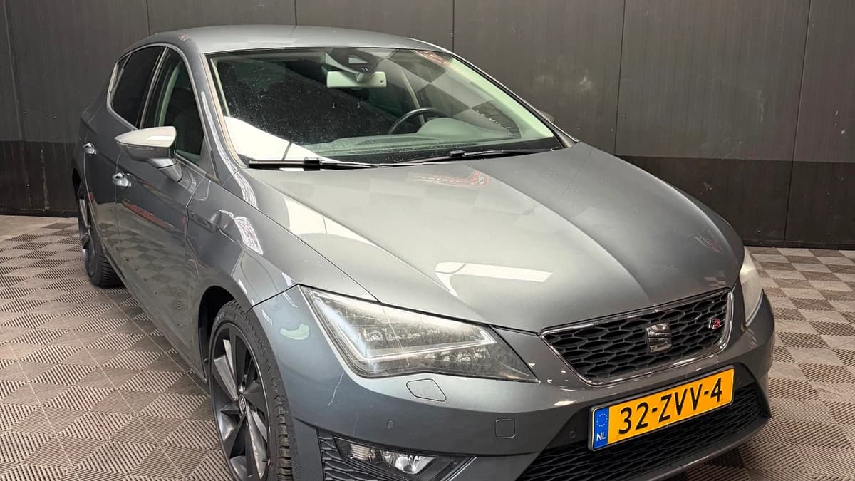 SEAT Leon — foto 1