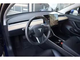 Tesla Model 3 thumbnail 4