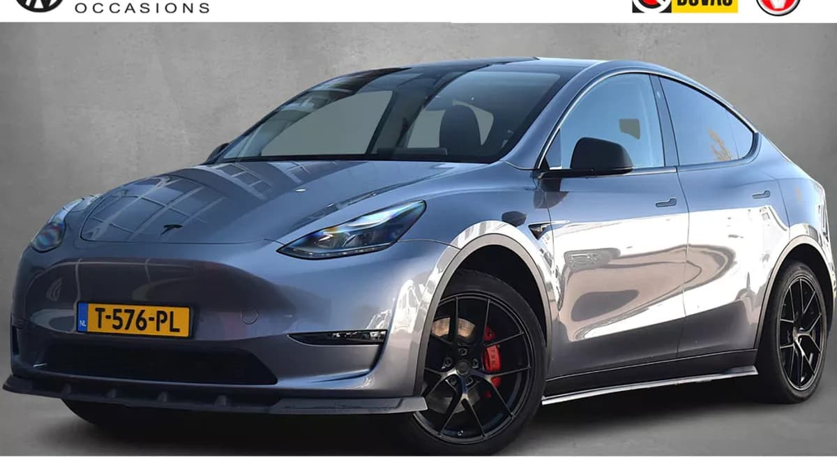 Tesla Model Y — foto 1