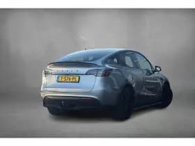 Tesla Model Y thumbnail 3