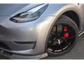 Tesla Model Y thumbnail 8