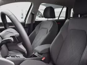 Volkswagen Golf Variant 1.0 Etsi Life Business thumbnail 4