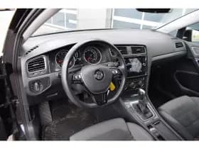 Volkswagen Golf thumbnail 4