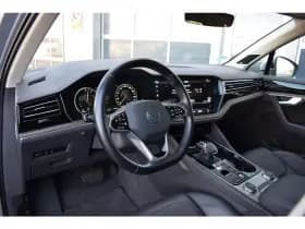 Volkswagen Touareg thumbnail 4