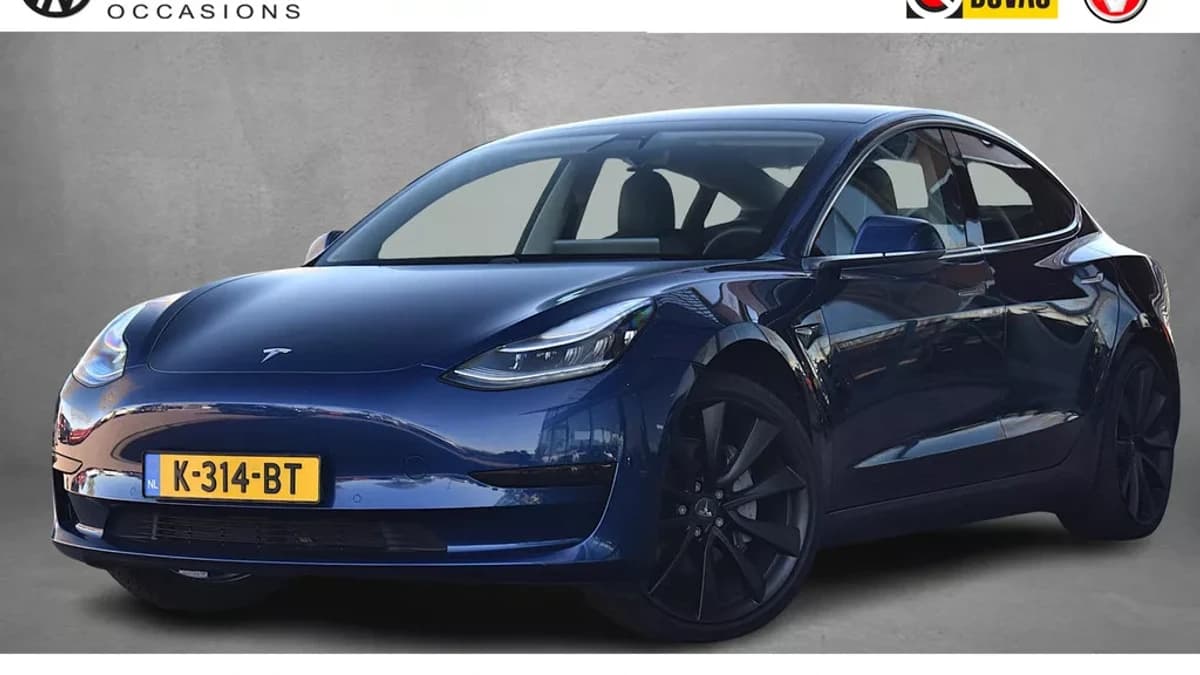Tesla Model 3 — foto 1