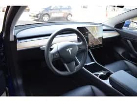 Tesla Model 3 thumbnail 4