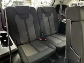 Kia Sorento thumbnail 5