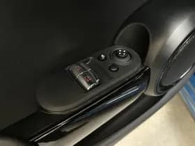 MINI Cooper thumbnail 23