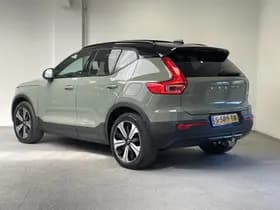 Volvo XC40 thumbnail 2
