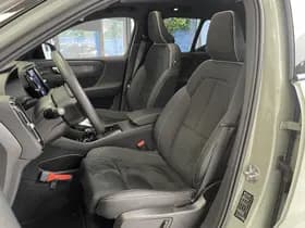 Volvo XC40 thumbnail 4