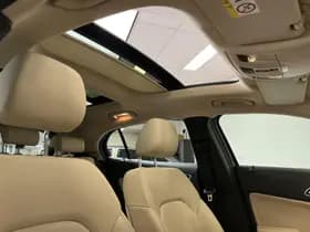 Mercedes-Benz GLA thumbnail 16