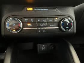 Ford Kuga thumbnail 44