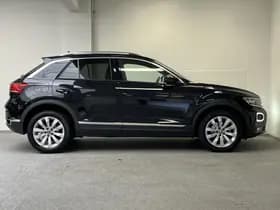 Volkswagen T-Roc thumbnail 11