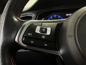 Volkswagen T-Roc thumbnail 32