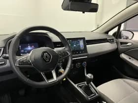 Renault Clio thumbnail 11