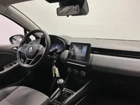 Renault Clio thumbnail 12