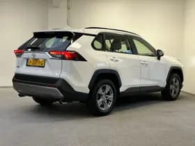 Toyota RAV4 thumbnail 2