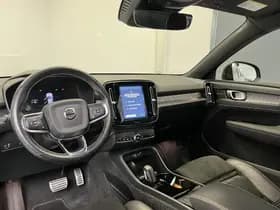 Volvo XC40 thumbnail 3