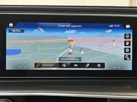 Mercedes-Benz EQC thumbnail 11