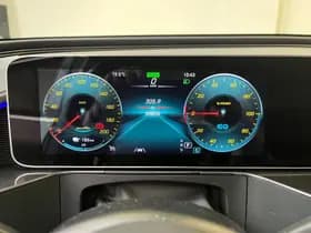 Mercedes-Benz EQC thumbnail 4