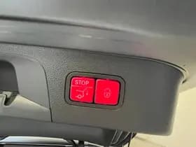 Mercedes-Benz EQC thumbnail 54