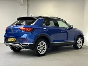 Volkswagen T-Roc thumbnail 2
