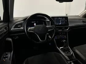 Volkswagen T-Roc thumbnail 4