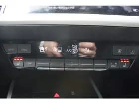 Audi Q4 e-tron thumbnail 11