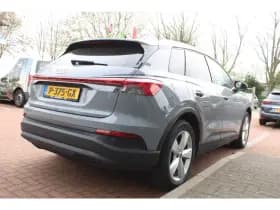 Audi Q4 e-tron thumbnail 5