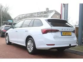 ŠKoda Octavia Combi 1.0 Tsi *Business* | N.Model | Trekhaak | Carplay | Navigatie | Cruise & Climate Control | Pdc | Bluetooth | Privacy | Orig. Nl | thumbnail 3
