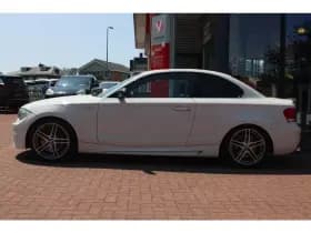 Bmw 1 Serie (E87) 135i 306pk | Handbak | Topper !! | Schuifdak | A/C | Stoelverwarming | Pdc | Leuk | thumbnail 2