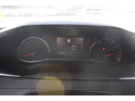 Peugeot 2008 1.2 Puretech *Active* | Trekhaak | Carplay | Pdc | Cruise & Climate Control | Navigatie | Bluetooth | Orig. Nl | Distributie Vervangen ! | thumbnail 11