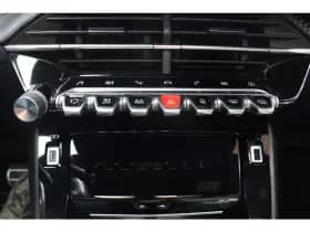 Peugeot E-2008 Ev 50kwh *Gt* | Soh 88.31% | 3-Fase | Schuifdak | Camera | Carplay | Navigatie | Stoelverwarming | Cruise & Climate Control | thumbnail 12