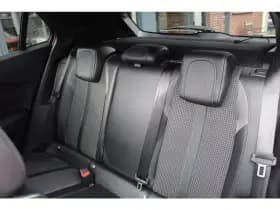 Peugeot E-2008 Ev 50kwh *Gt* | Soh 88.31% | 3-Fase | Schuifdak | Camera | Carplay | Navigatie | Stoelverwarming | Cruise & Climate Control | thumbnail 15