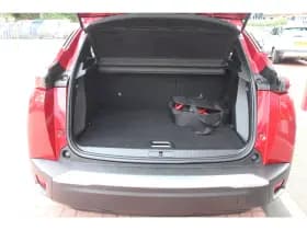 Peugeot E-2008 Ev 50kwh *Gt* | Soh 88.31% | 3-Fase | Schuifdak | Camera | Carplay | Navigatie | Stoelverwarming | Cruise & Climate Control | thumbnail 16